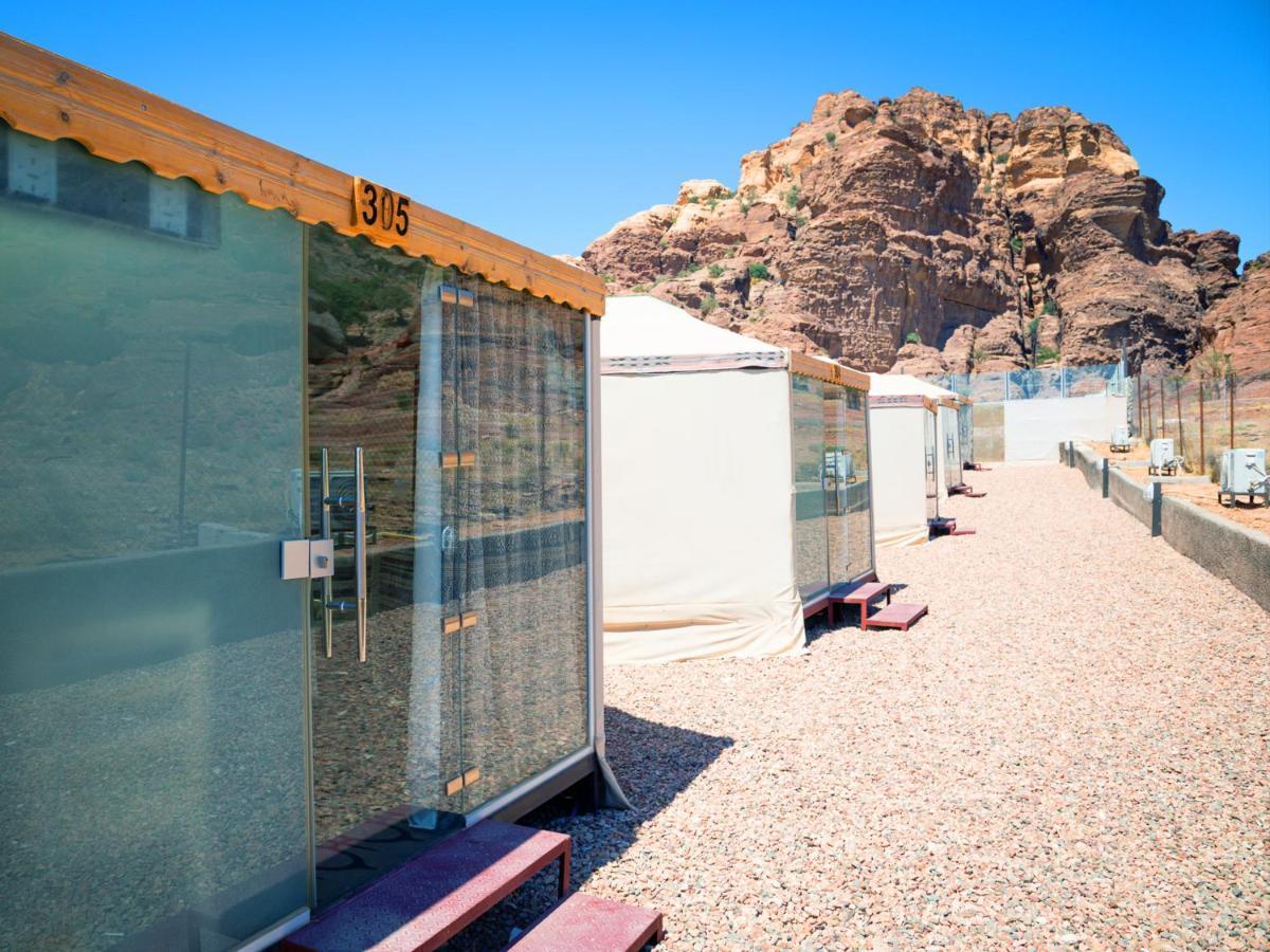 Hotel The Rock Camp Petra Wadi Musa Exterior foto