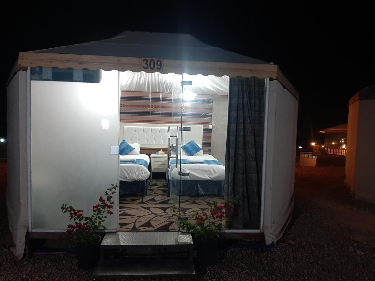 Hotel The Rock Camp Petra Wadi Musa Exterior foto