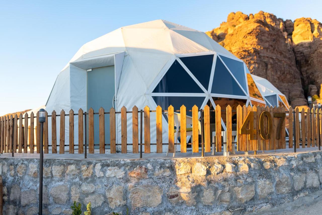 Hotel The Rock Camp Petra Wadi Musa Exterior foto
